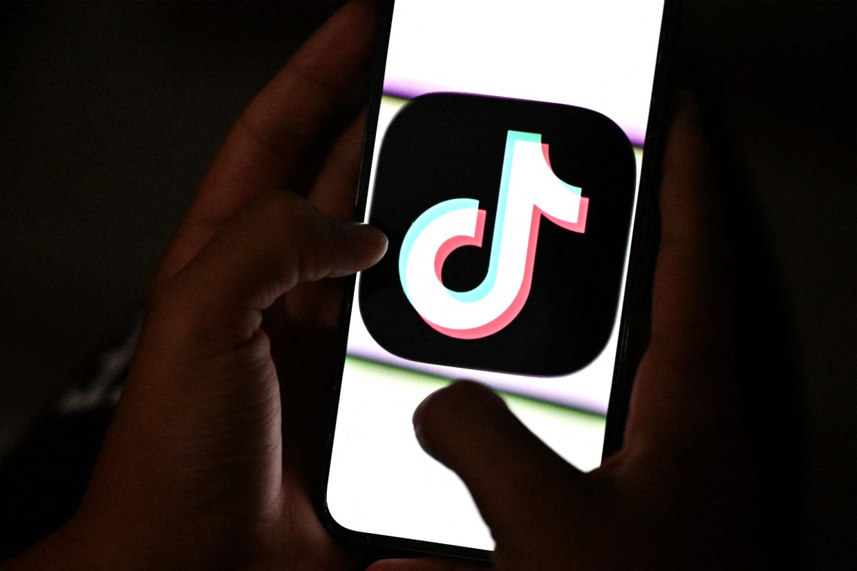 Survey: Most US teens use YouTube and TikTok daily, some ‘almost constantly’