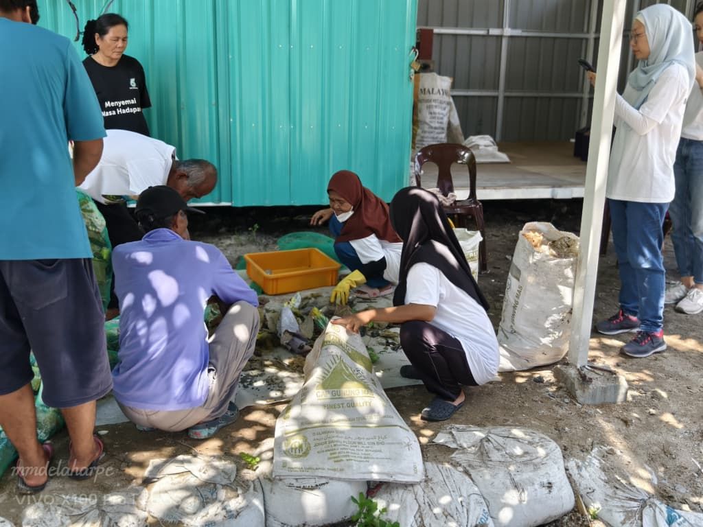 The community involvement in Kg Lolong in Pulau Gaya