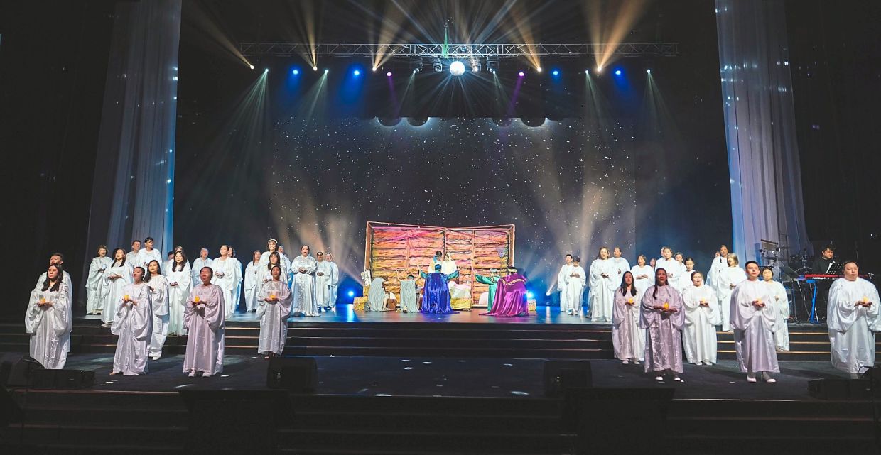 The cast brings the spirit of Christmas to life in this year’s musical.