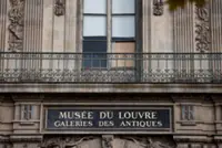 Lapses gave Louvre thieves crucial 30-second advantage against police, inquiry finds