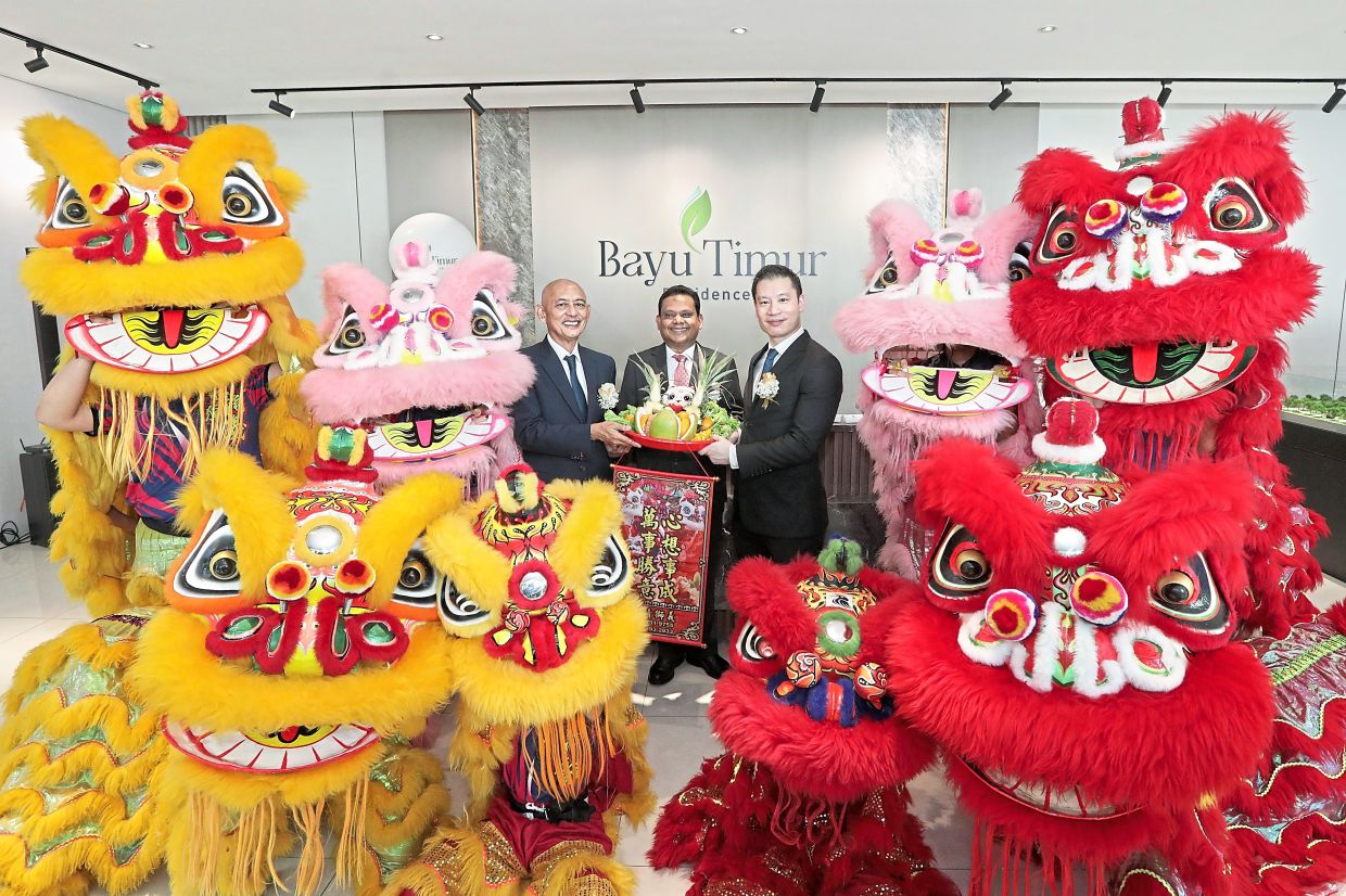 From left) Abdul Rahim, Syed Ali and Tan at the launch of Bayu Timur Residences.