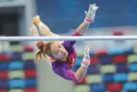 Last call at the bars for Rachel as she gives way to juniors