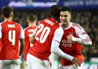 Soccer-Arsenal make it six out of six with easy win over Club Brugge