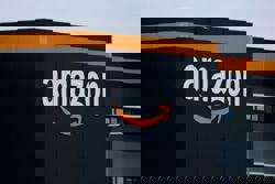 Amazon plans new one-hour pickup service in stores, Business Insider reports