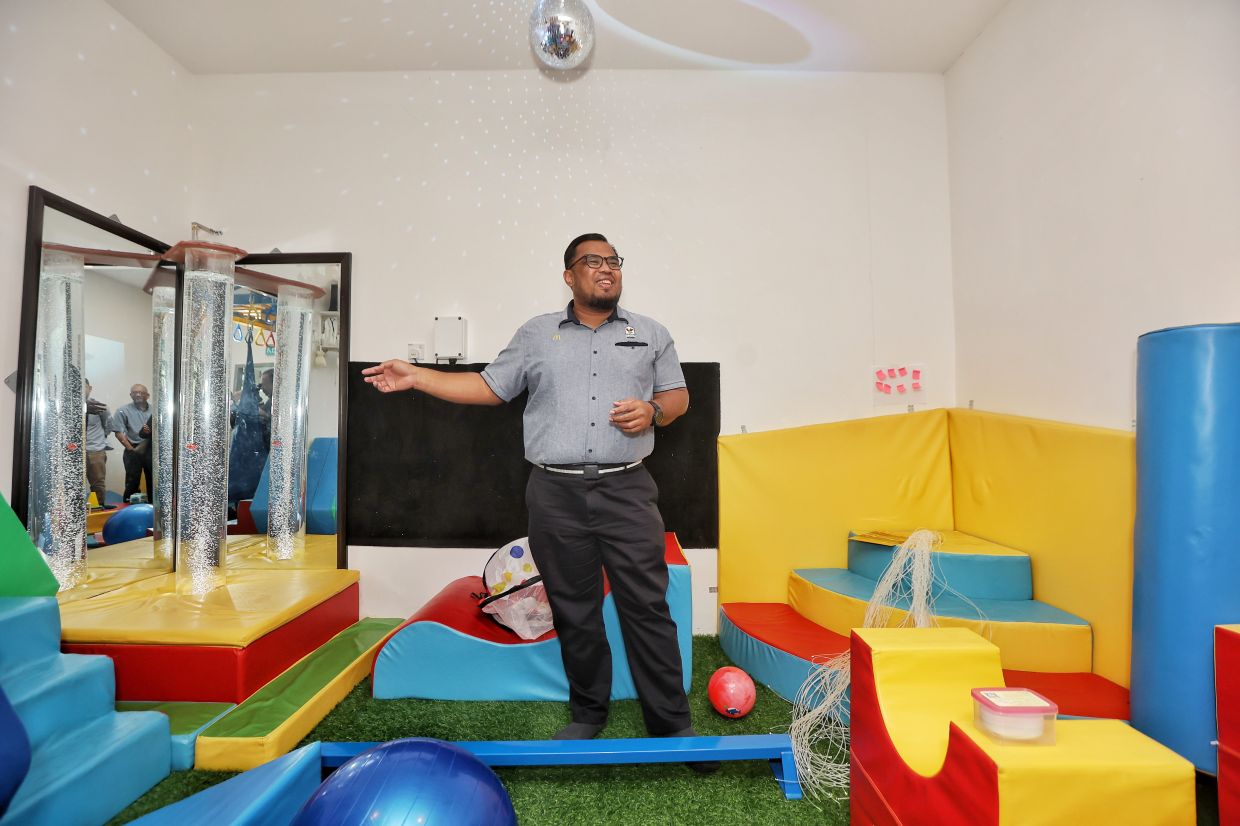 RMSR Tampin stands out among the 36 sensory rooms for its comprehensive equipment, catering to special needs children with mild to severe learning disabilities.— MUHAMAD SHAHRIL ROSLI/The Star