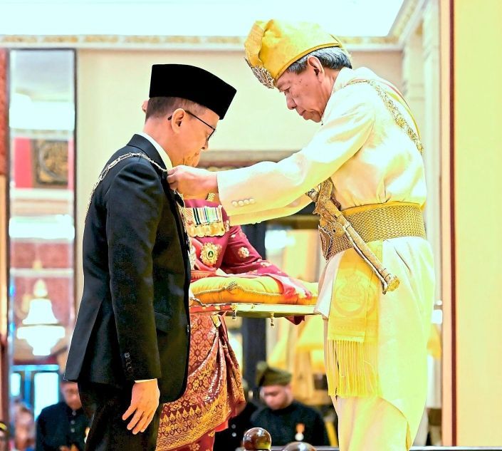 Sunway Group founder and chairman Tan Sri Sir Dr. Jeffrey Cheahreceived the Seri Paduka Mahkota Selangor (SPMS) award.