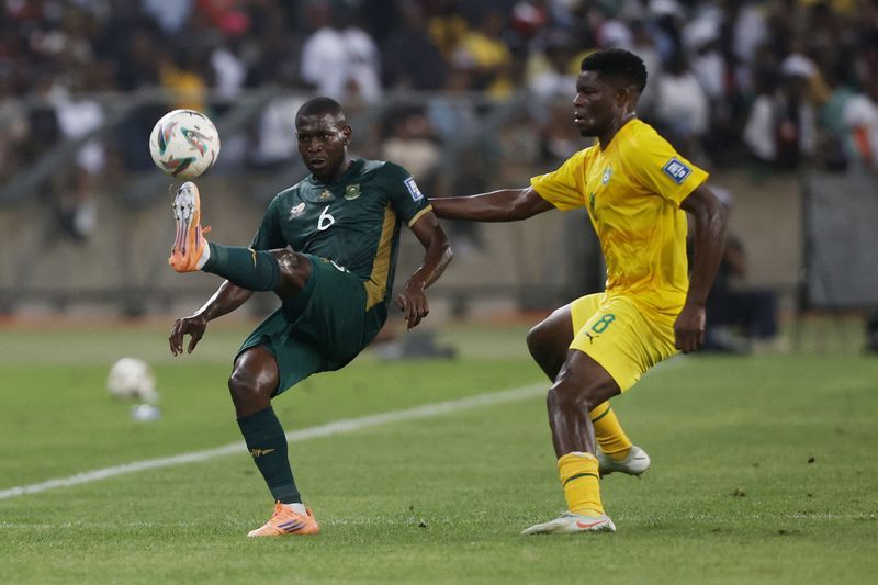 Soccer-Zimbabwe midfielder Munetsi upset over Cup of Nations omission
