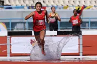 A jack of all sports, Esther finds her calling in triathlon