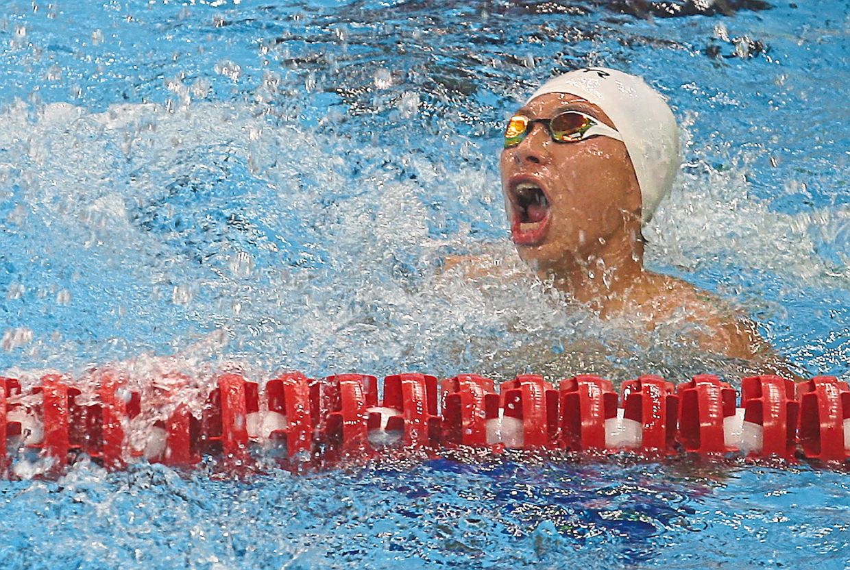 Hoe Yean delivers Malaysia's first swimming gold with SEA Games hattrick