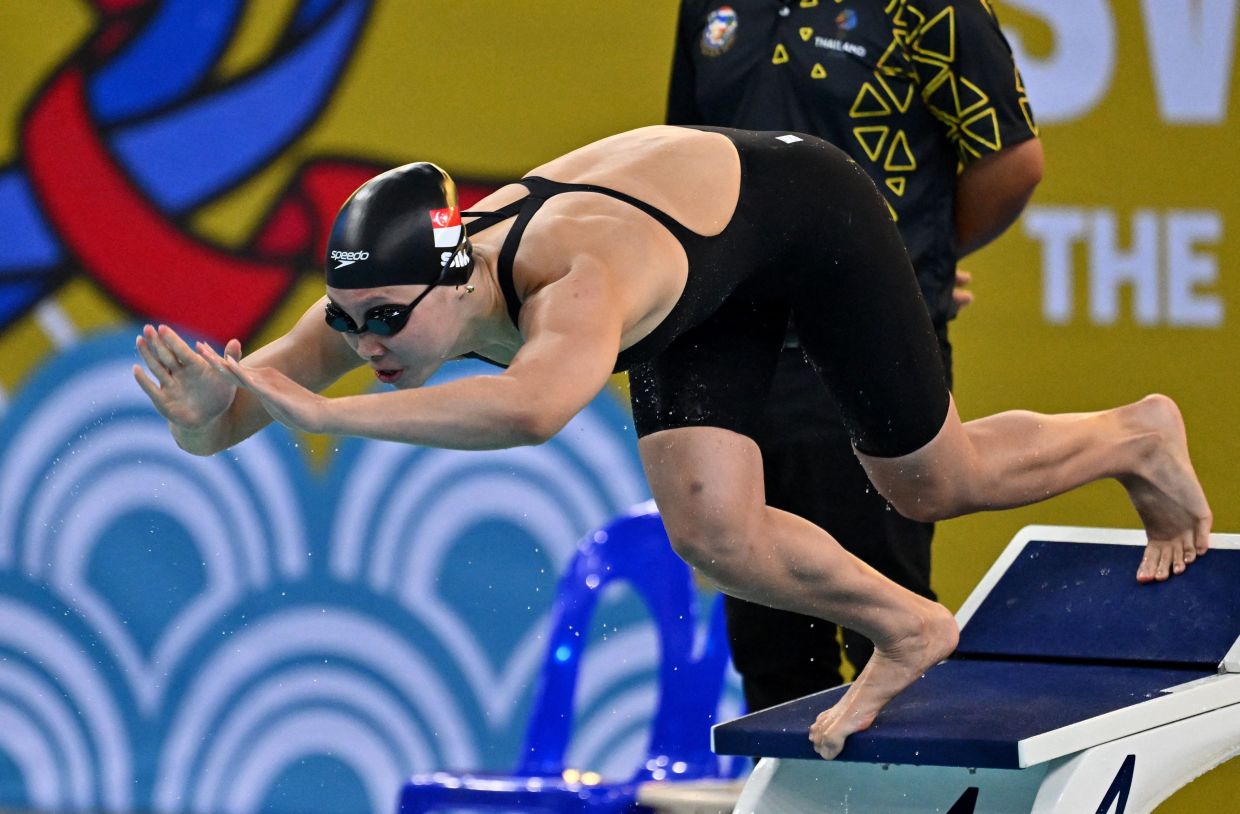 Southeast Asian Games - SEA - Swimming - SAT Swimming Pool, Bangkok, Thailand - December 13, 2025. Singapore's En Yi Letitia Sim in action during the women's 100m breaststroke. - Photo: REUTERS/Andy Chua