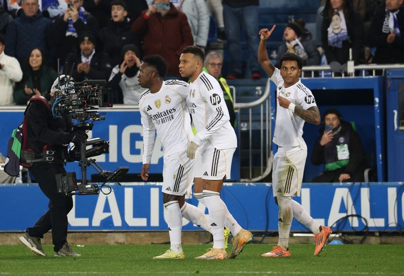 Soccer-Rodrygo's winner lifts Real Madrid past Alaves to end losing streak