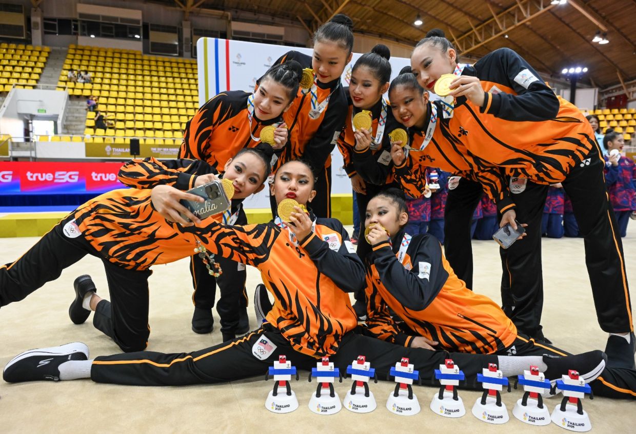 Joe Ee and Co sparkle with rhythmic gymnastics team gold