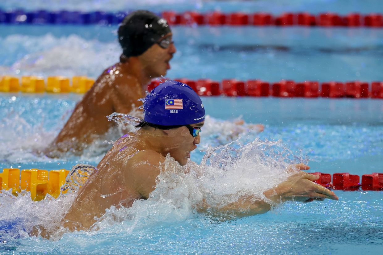 Andrew beats SEA Games champ for silver at pool
