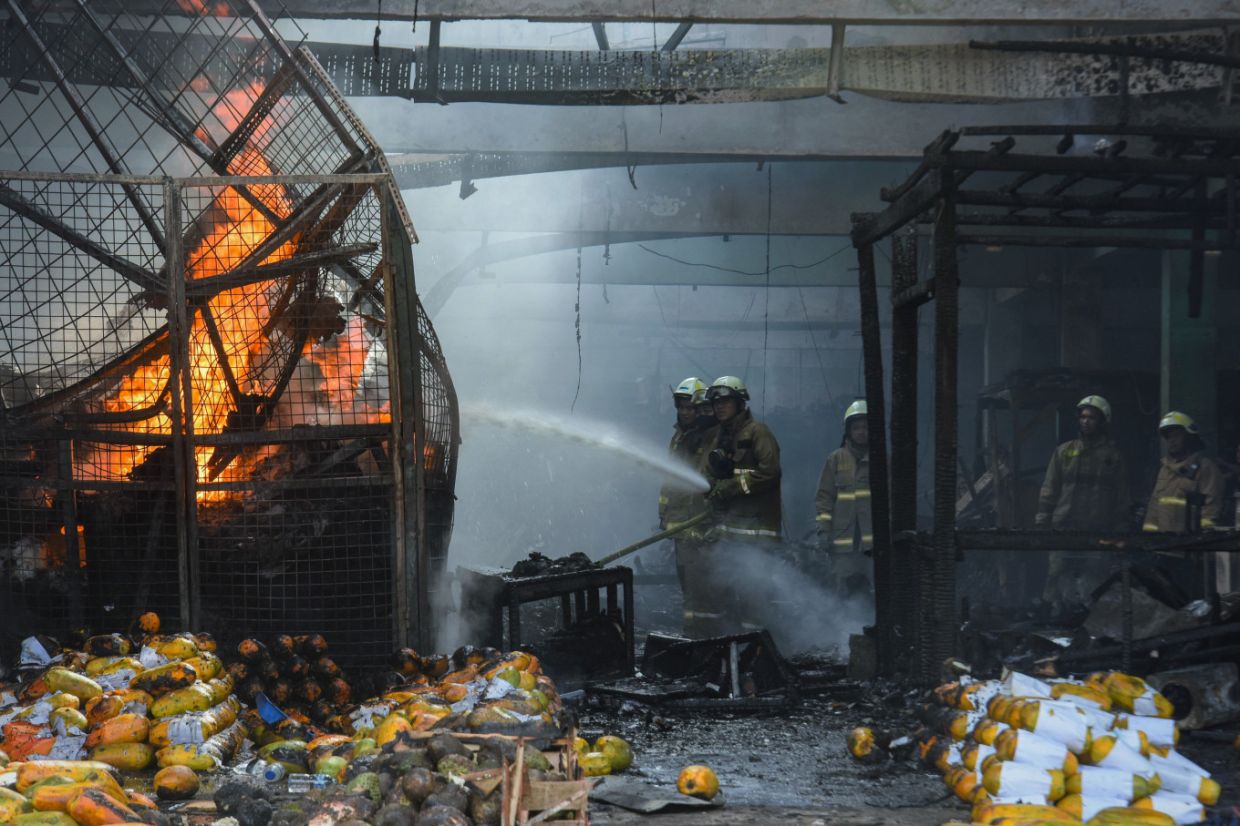 Hundreds of stalls gutted in Kramat Jati market blaze, Jakarta’s largest wholesale market