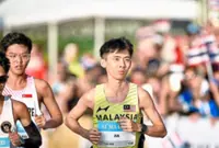 Khor blimey! It all goes wrong for debutant Jing Hong