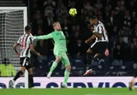 Soccer-St Mirren stun Celtic 3-1 to win Scottish League Cup