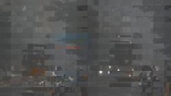 Hundreds of flights cancelled amid thick smog in India