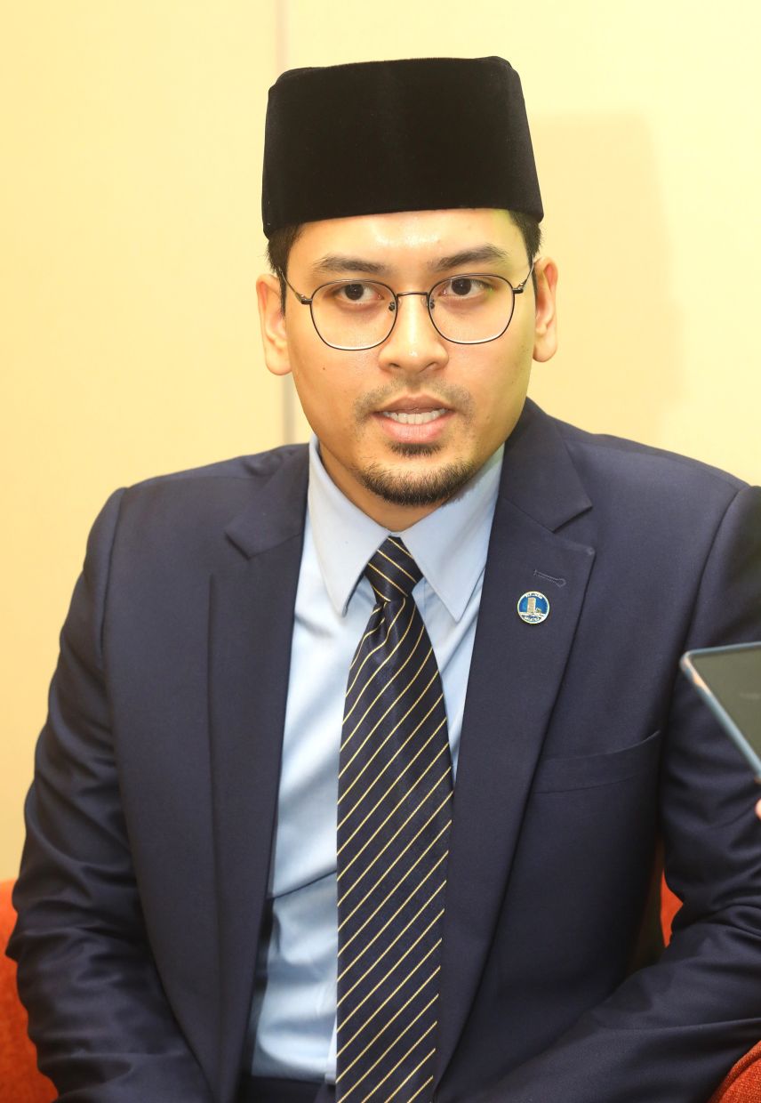 Taufiq replaces Hannah as Sports Minister