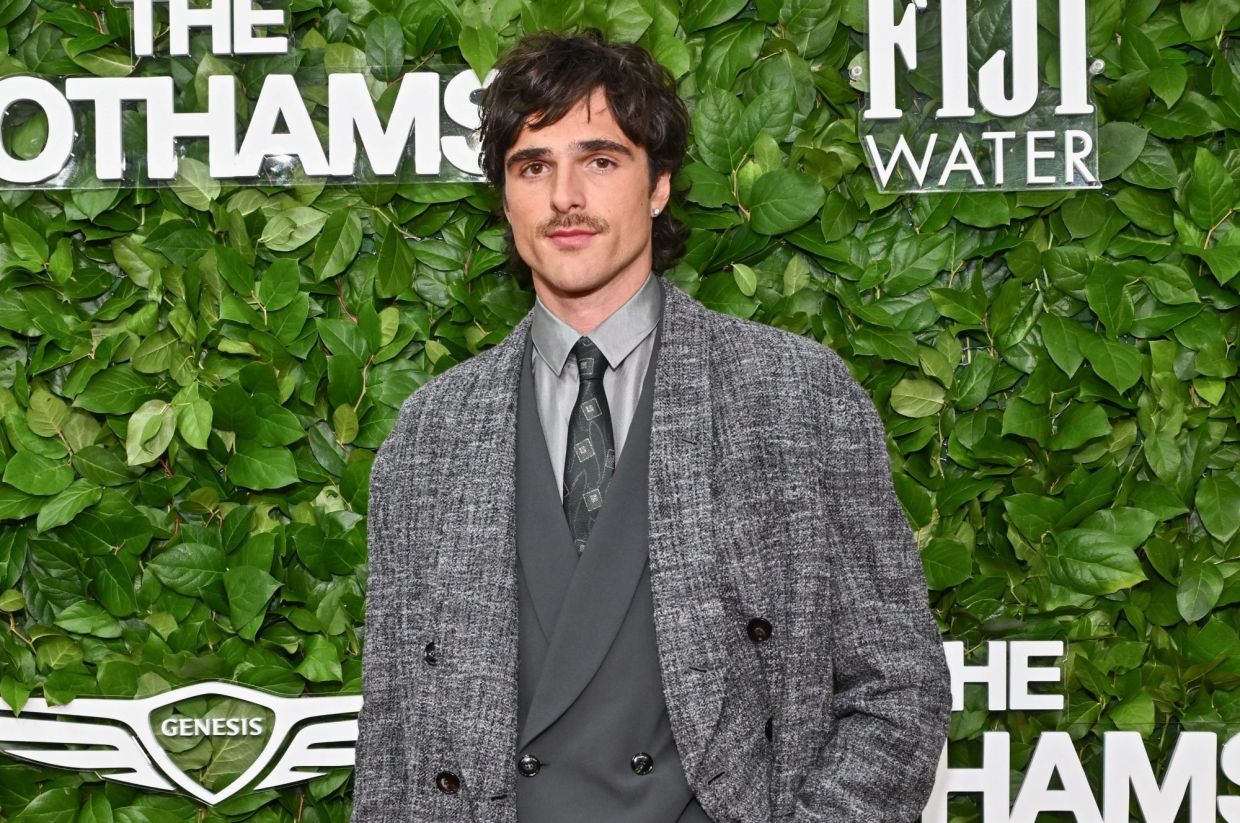 Jacob Elordi gets into heated confrontation with paparazzo in Paris