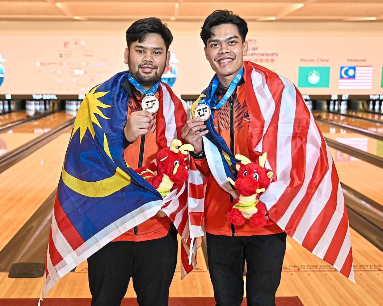 Super duo Rafiq and Syazirol strike doubles bowling gold