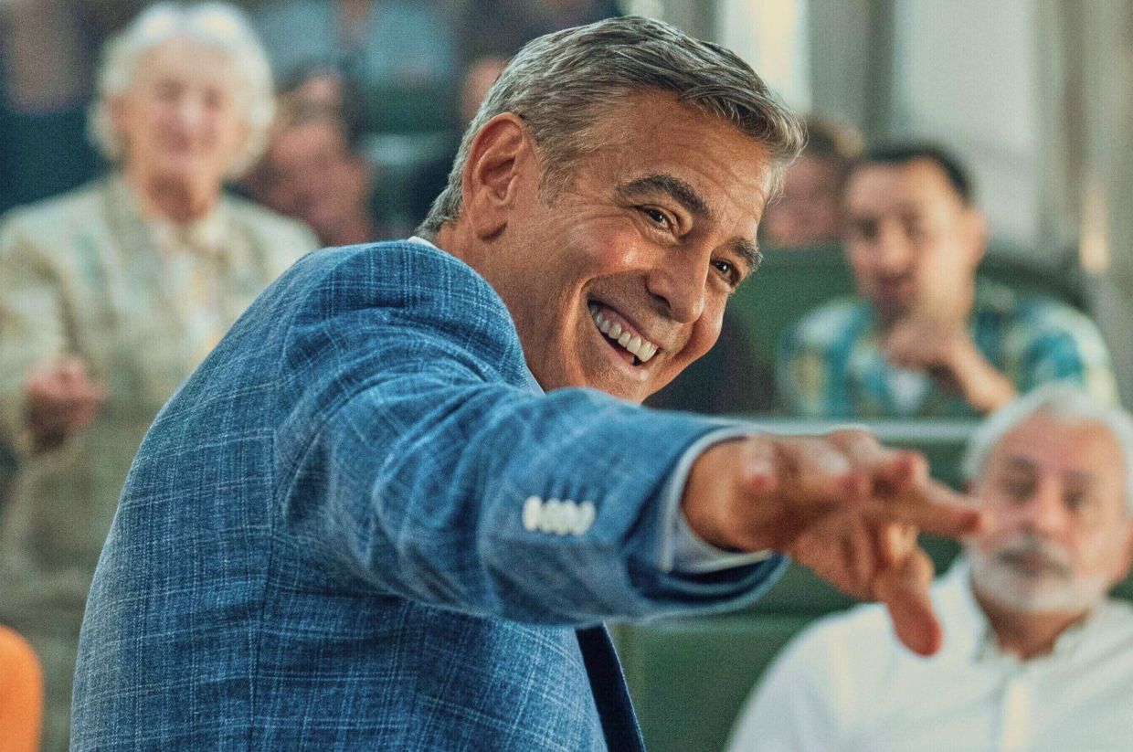 Superstar actor says he no longer will kiss women in movies