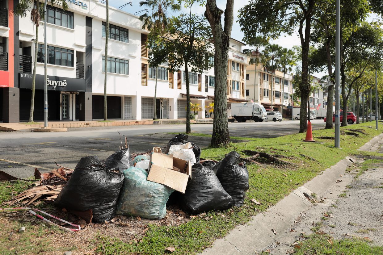 Selangor acts on Sultan's rebuke, boosts waste collection and monitoring