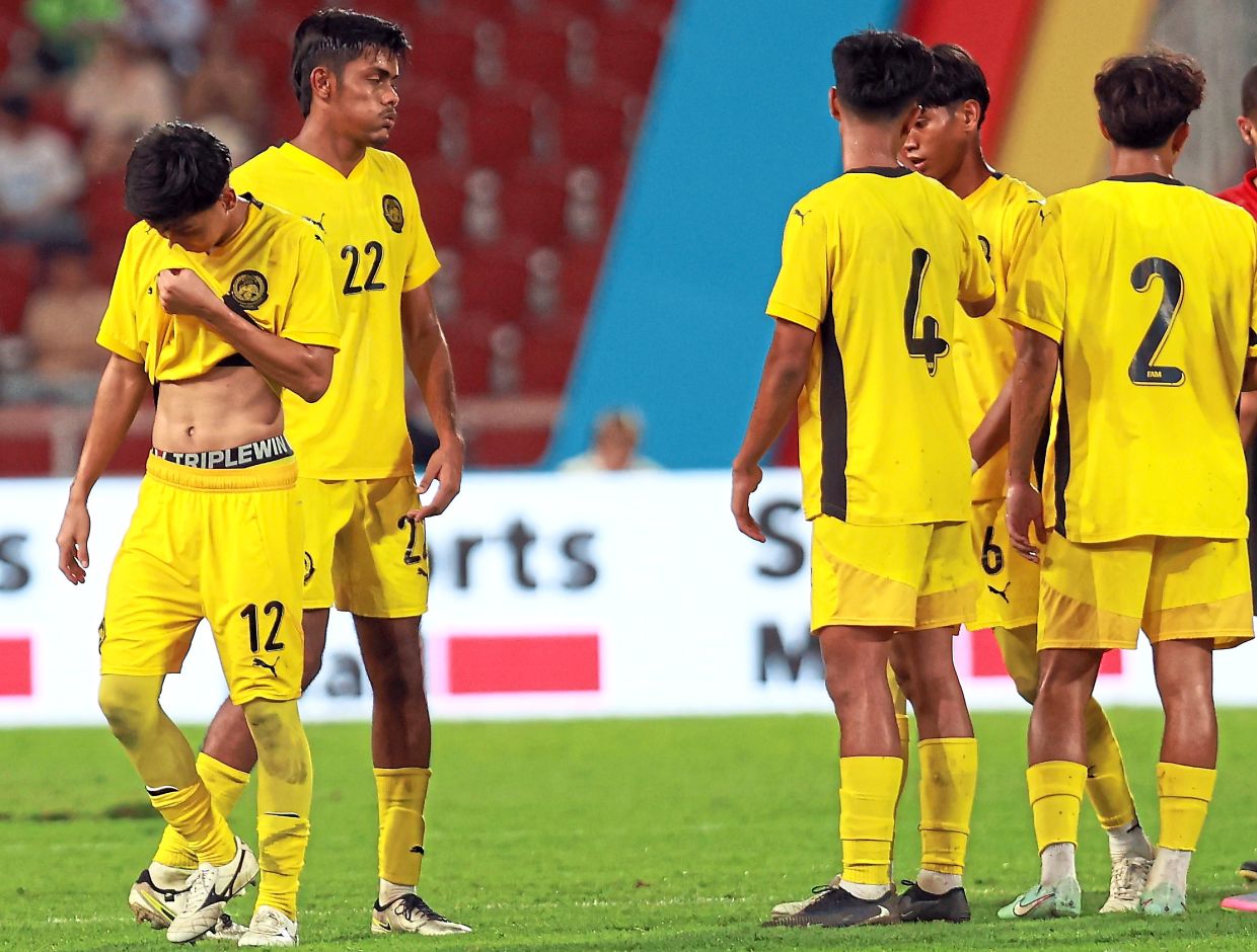 Nafuzi praises resolute defence for holding on after Aiman’s red card