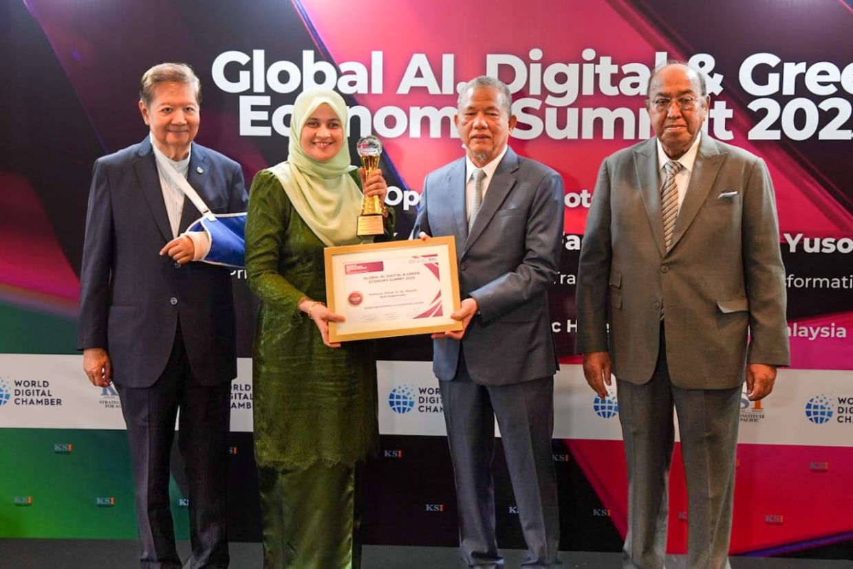 UTeM VC Dr Massila receives global AI leadership award
