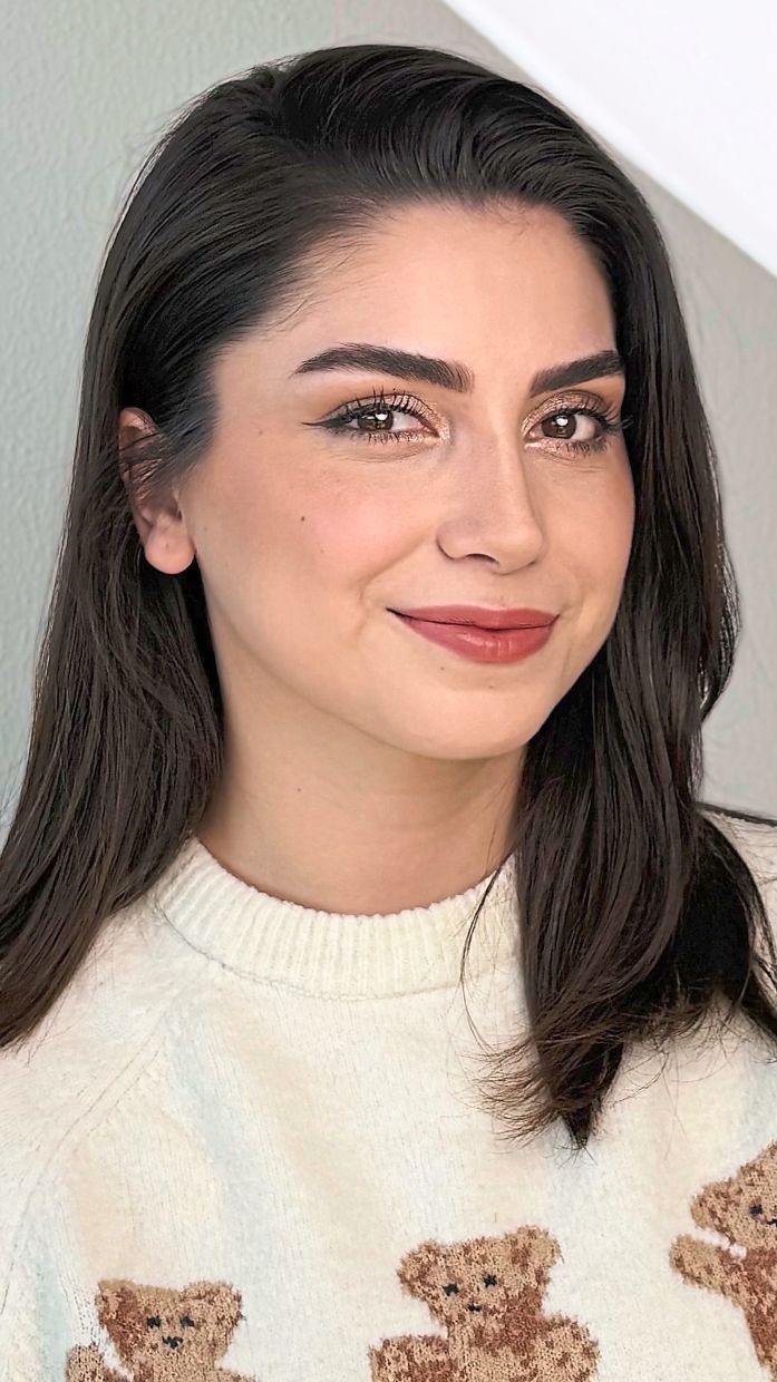 Mascara keeps the focus on fluttery volume, lifting and opening the eyes without looking overly dramatic. Photo: Ellie Pahlavan