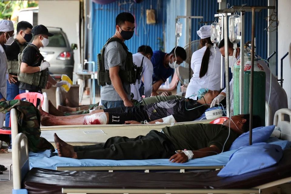 From hospital beds, Cambodian soldiers describe 'toxic gas'