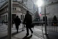 US money managers strike private deals in fight to keep mandates 