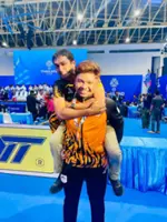 Farris fights through injury to win weightlifting bronze