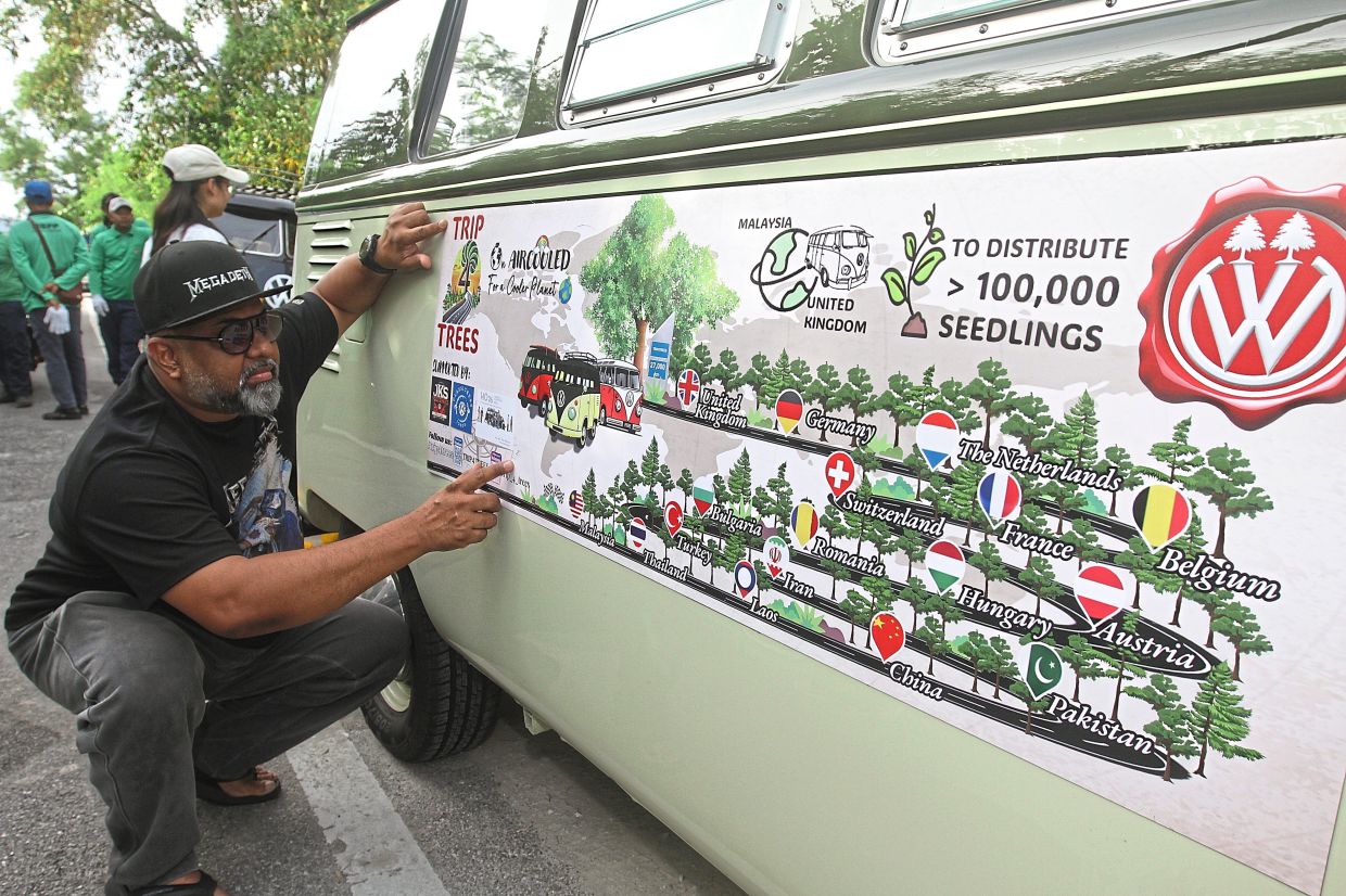 Volunteers do their part for mangroves in Sg Burung