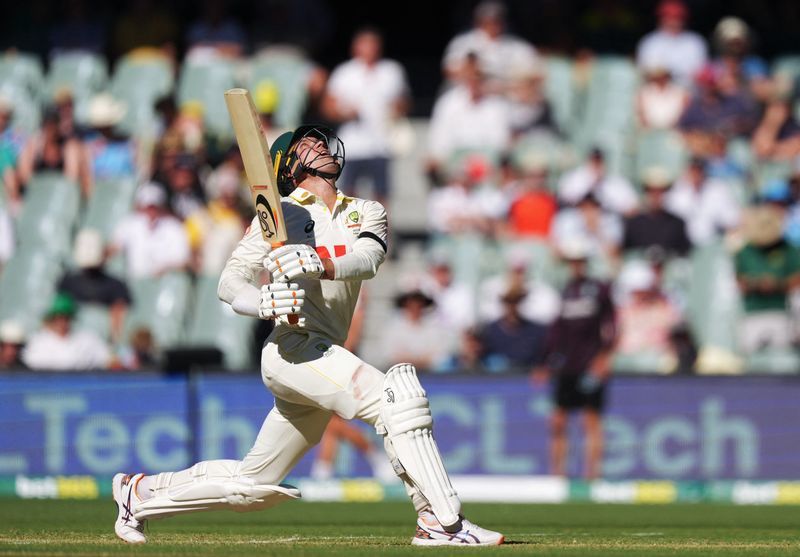 Cricket-Australia board chief condemns DRS 'clanger' in Ashes test