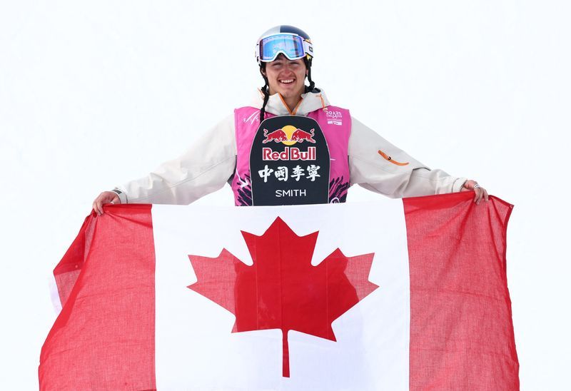 Snowboarding-Canada's world champion Brearley out of Olympics after knee surgery