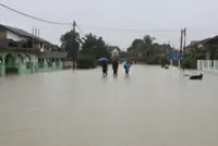 Floods force thousands to evacuate across six states