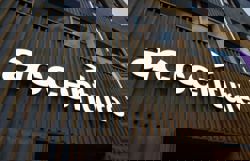 Accenture beats quarterly revenue estimate