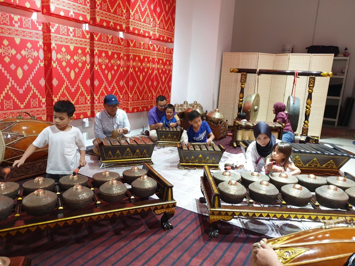 On Jan 5-7, gamelan group Gangsapura welcomes children (aged 7–12) to discover the sounds of traditional Malay gamelan in its 'Cuti-Cuti Ketuk' programme at the GMBB creative mall in KL. Photo: Gangsapura 