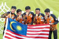 Team pursuit quartet strike 200-medal mark in golden style