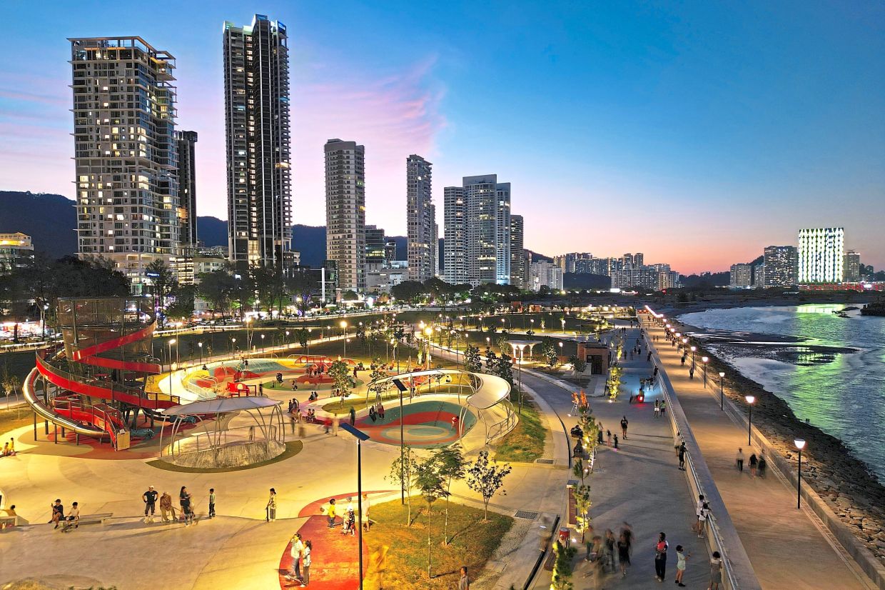 Gurney Bay in Penang is popular for family and recreation-oriented facilities as well as views. — File photo