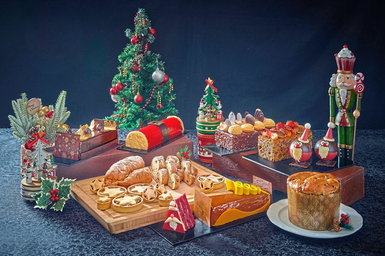 The wonderful taste of Shangri-La's Rasa Sayang Resort and Spa's festive pastries and cakes, rich, indulgent and simply too hard to resist.