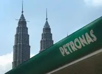 PETRONAS spreads cheer to 100 Labuan families
