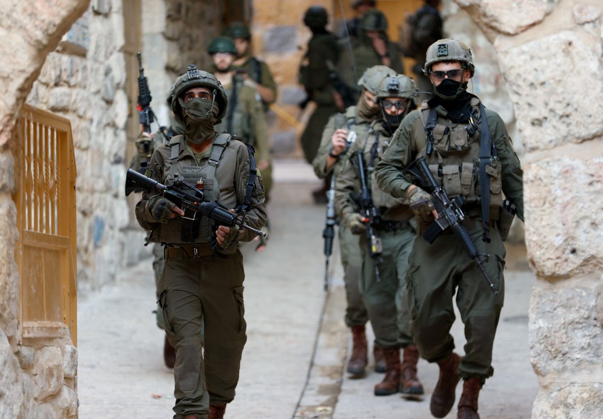Israeli military kills two Palestinians in West Bank