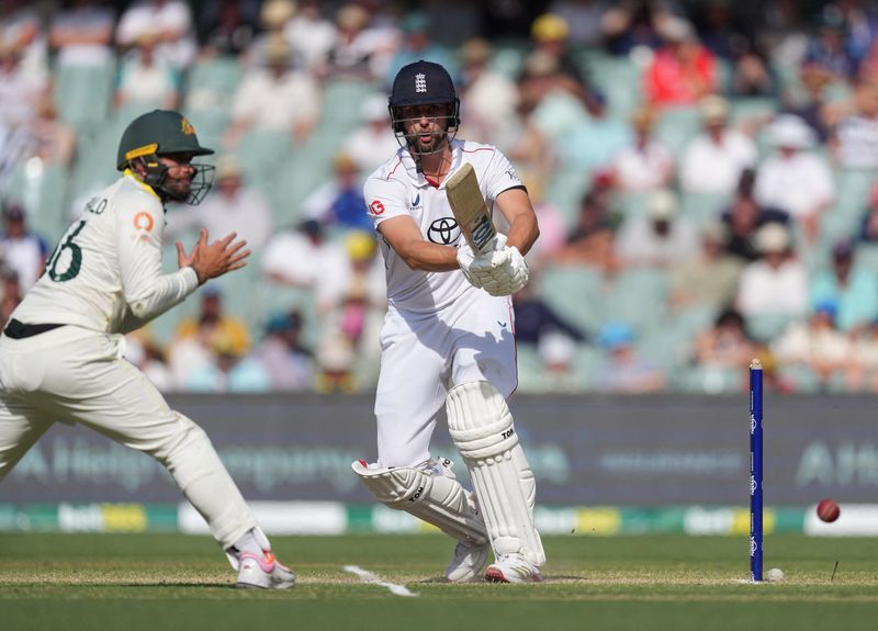 Cricket-Rain halts play in third Ashes test, England 241-6