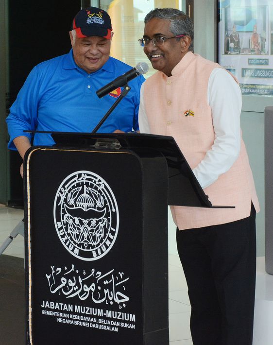 India High Commissioner to Brunei Darussalam Ramu Abbagani delivering his pantun.- BB