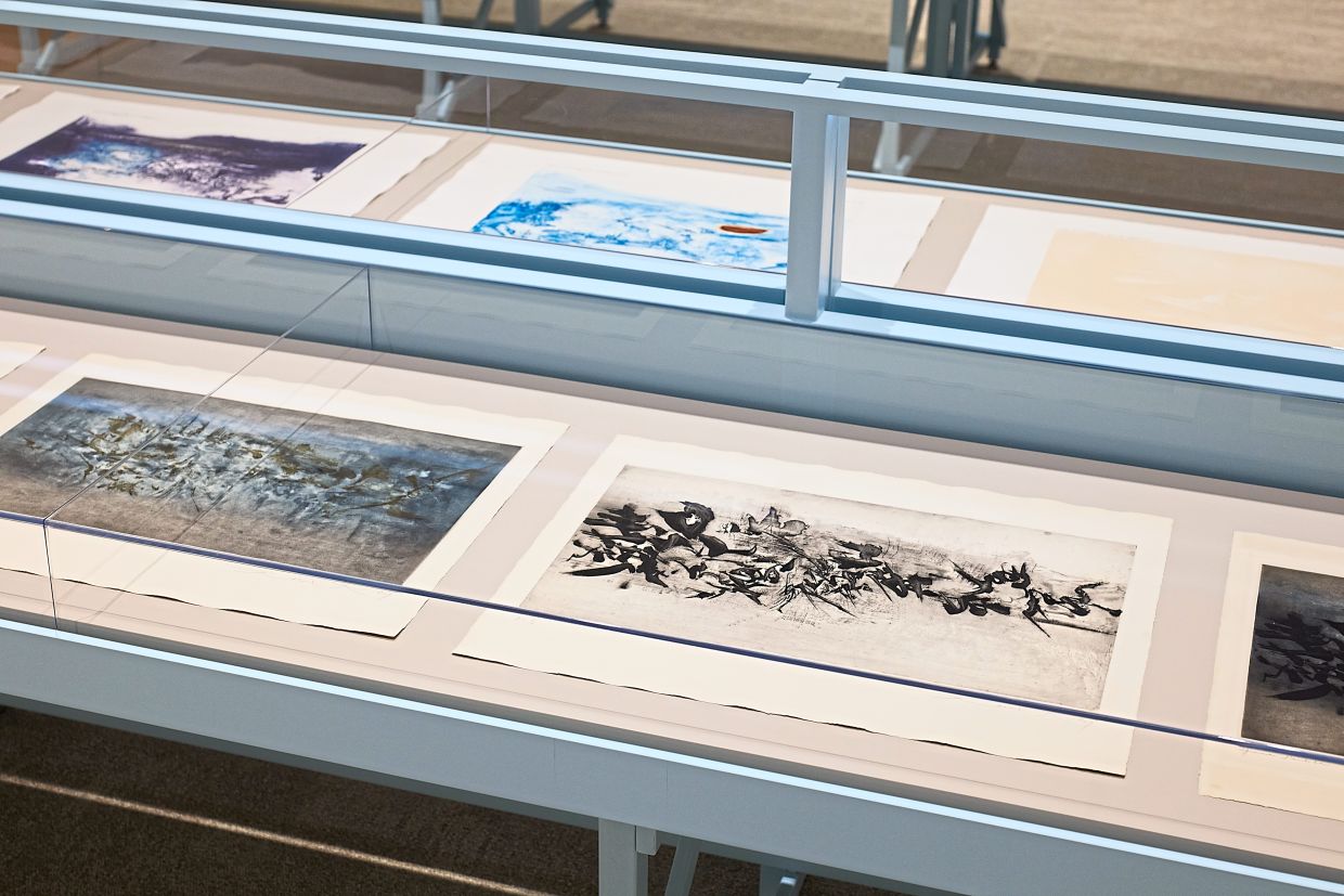Though trained in woodblock printing in China, Zao picked up lithography and etching from peers in France. Photo: M+