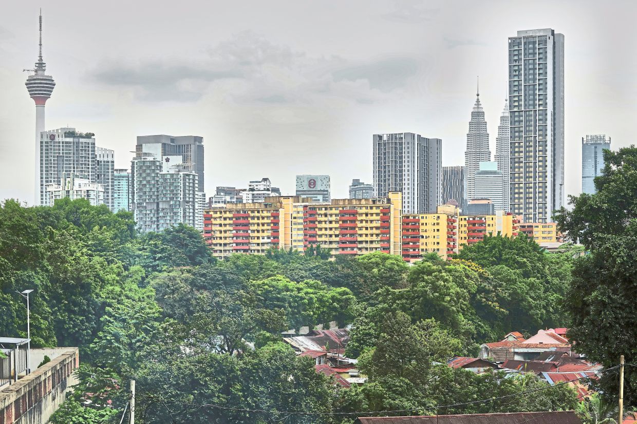 DBKL tabled a RM2.8bil budget for 2025 to develop Kuala Lumpur. — Filepic