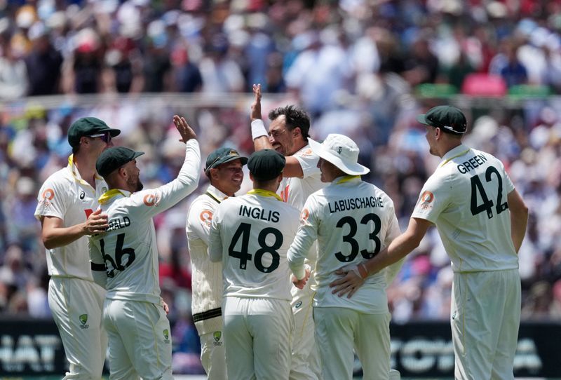 Cricket-Experience the key for Australia's Ashes win, says Starc
