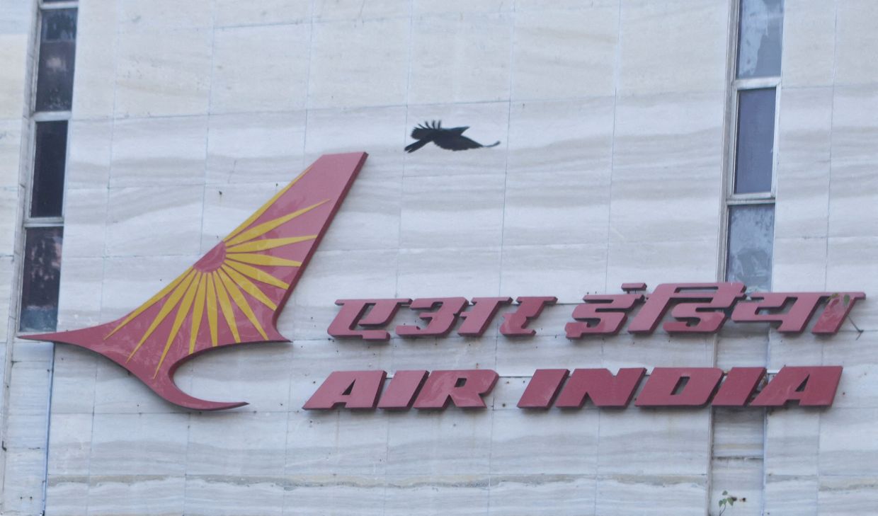 Air India 777 aircraft turns back after drop in engine oil pressure, says regulator