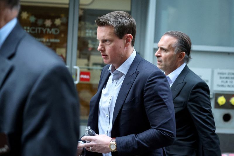 Ellison steps in with personal guarantee as Paramount fights for Warner Bros